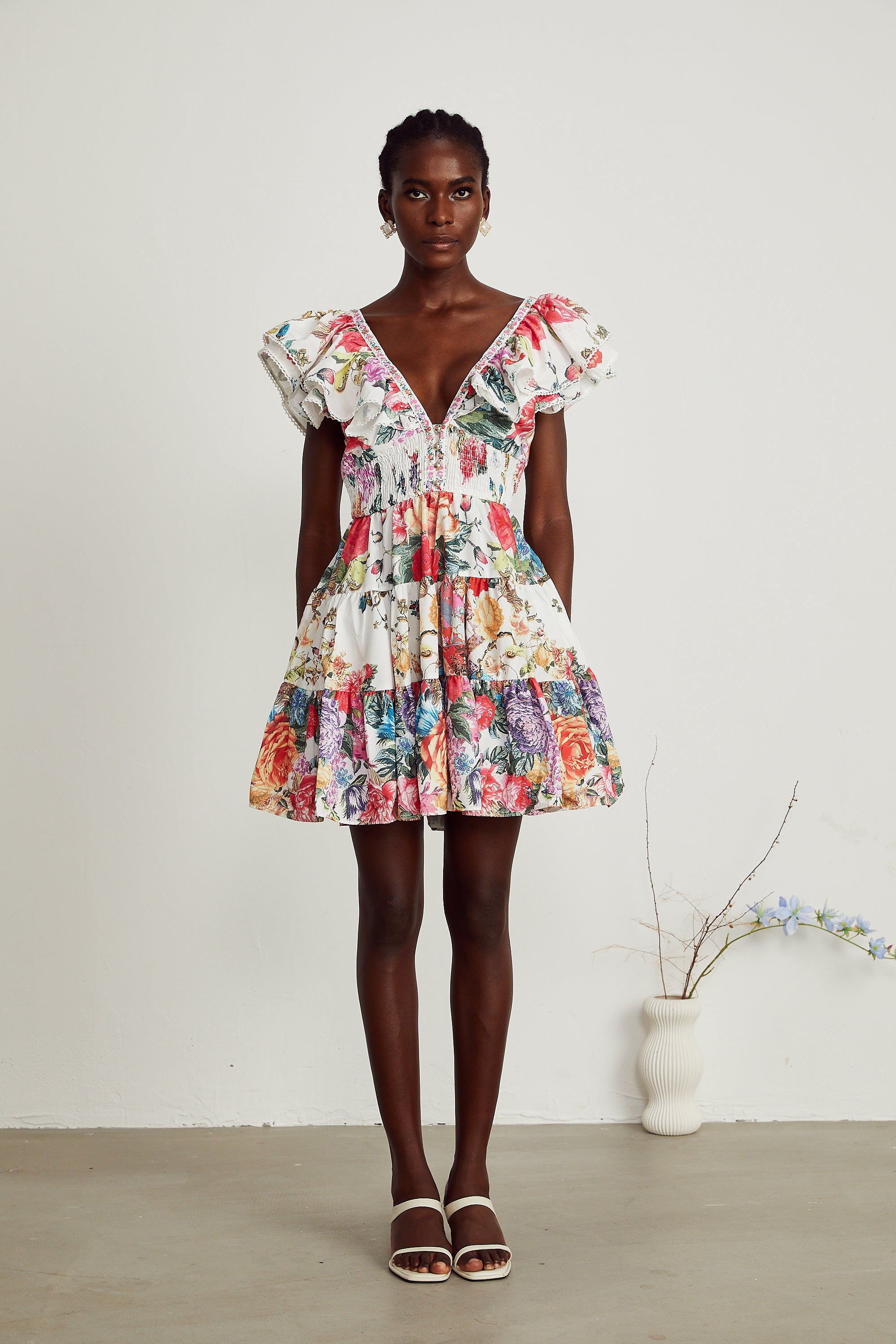 Saige Rüschenkleid mit Blumenmuster, weiß