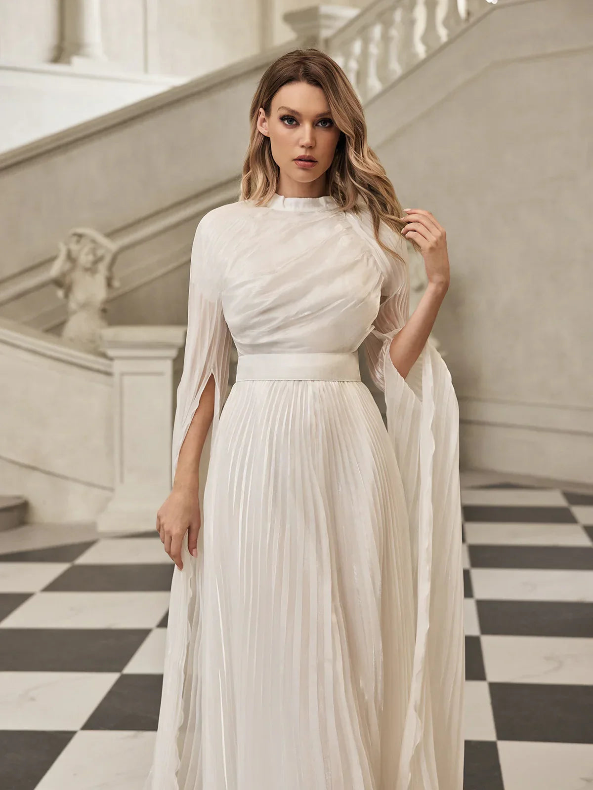 Celeste Maxikleid mit Falten und Flügelärmeln 