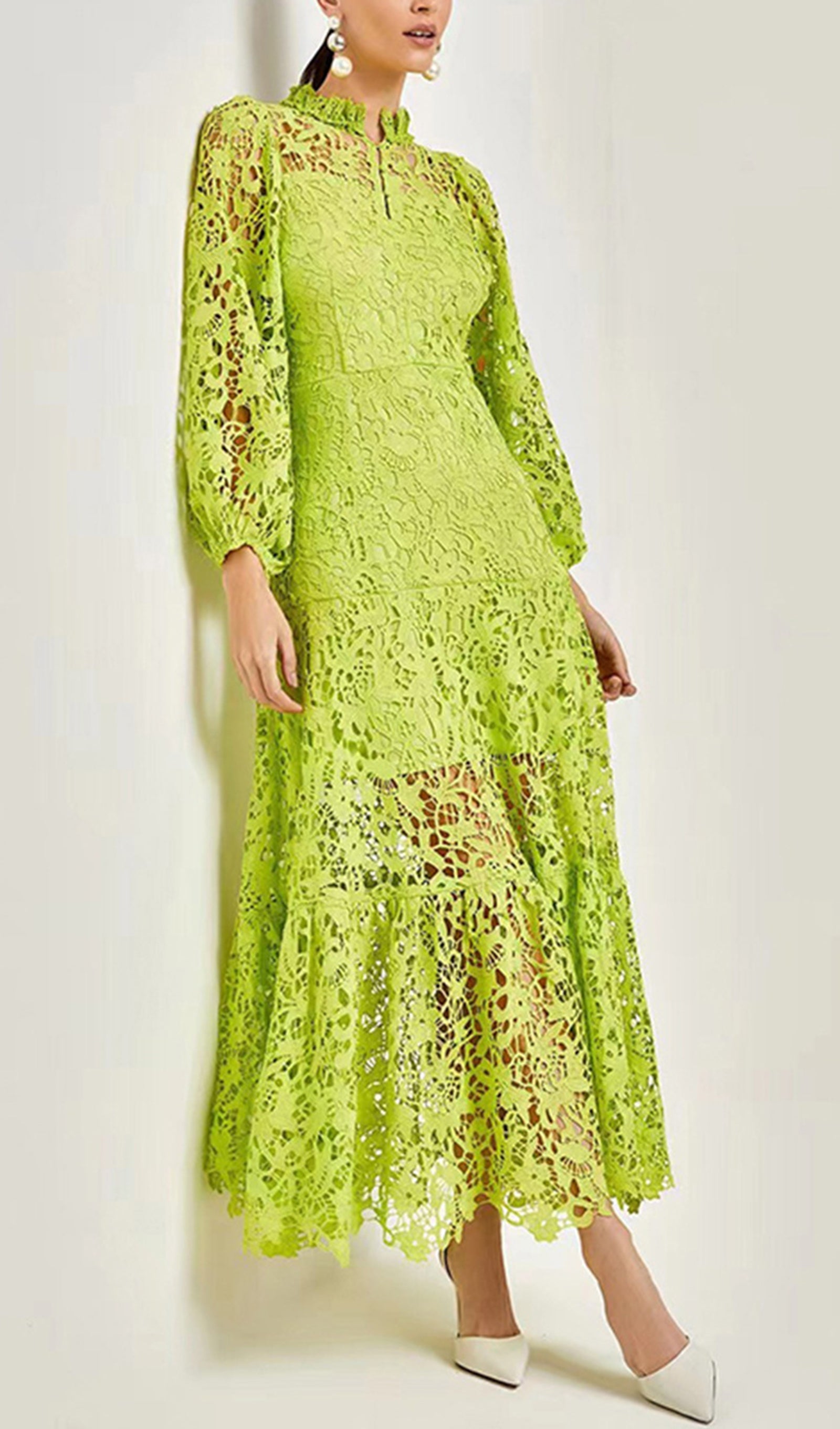 Häkelkleid mit langen Ärmeln 