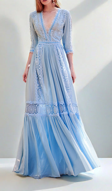 Maxikleid mit V-Ausschnitt und Häkelspitze