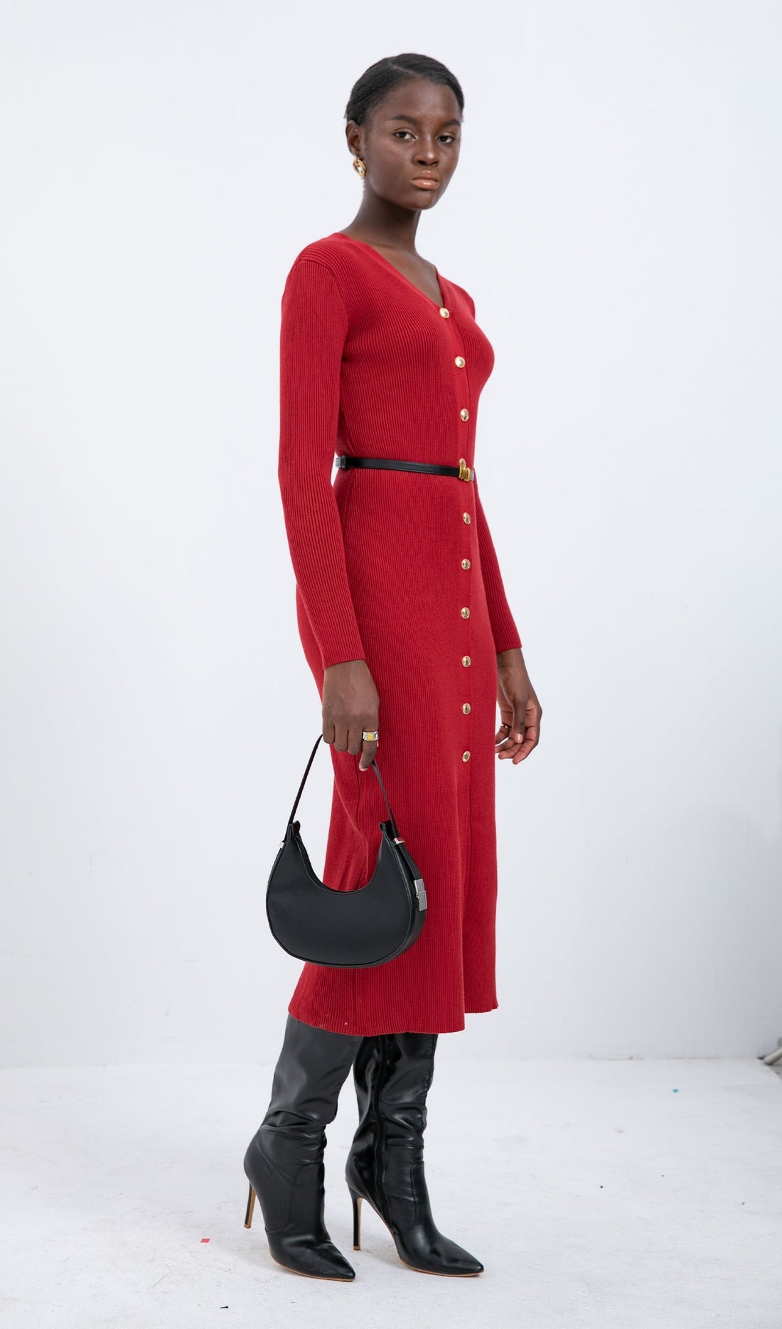 Trendiges rotes Strick-Midikleid 