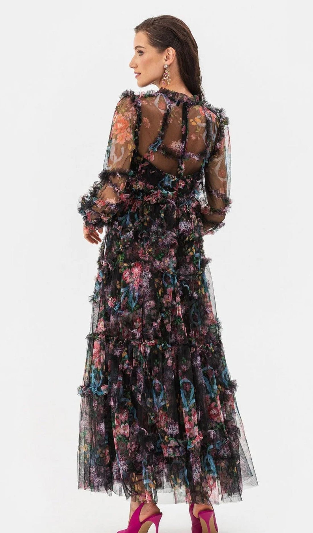 Langärmeliges, geblümtes, gerüschtes Maxi-Strickkleid