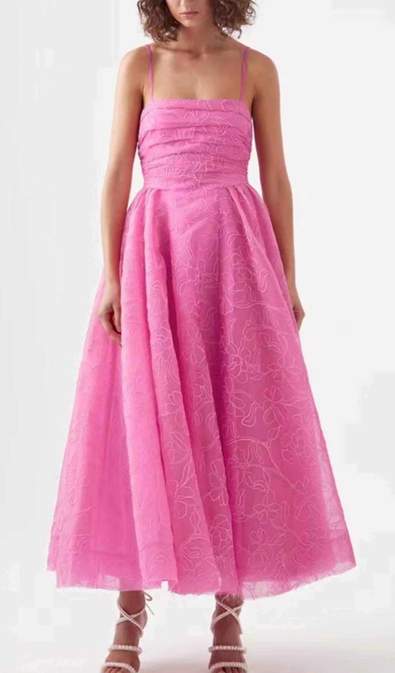 Besticktes, tailliertes Midikleid mit Trägern in Rosa