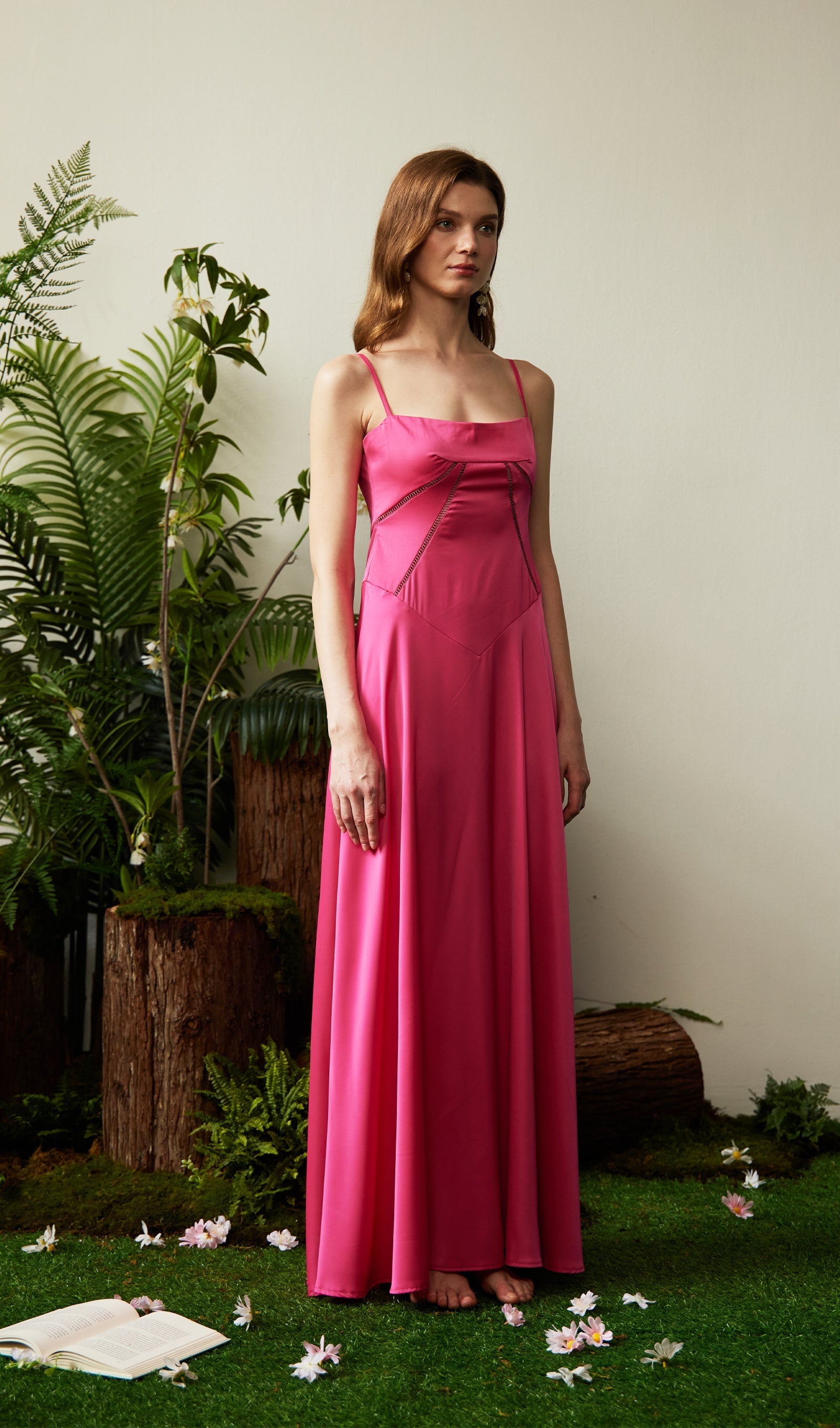 Maxikleid aus Satin und Spitze 