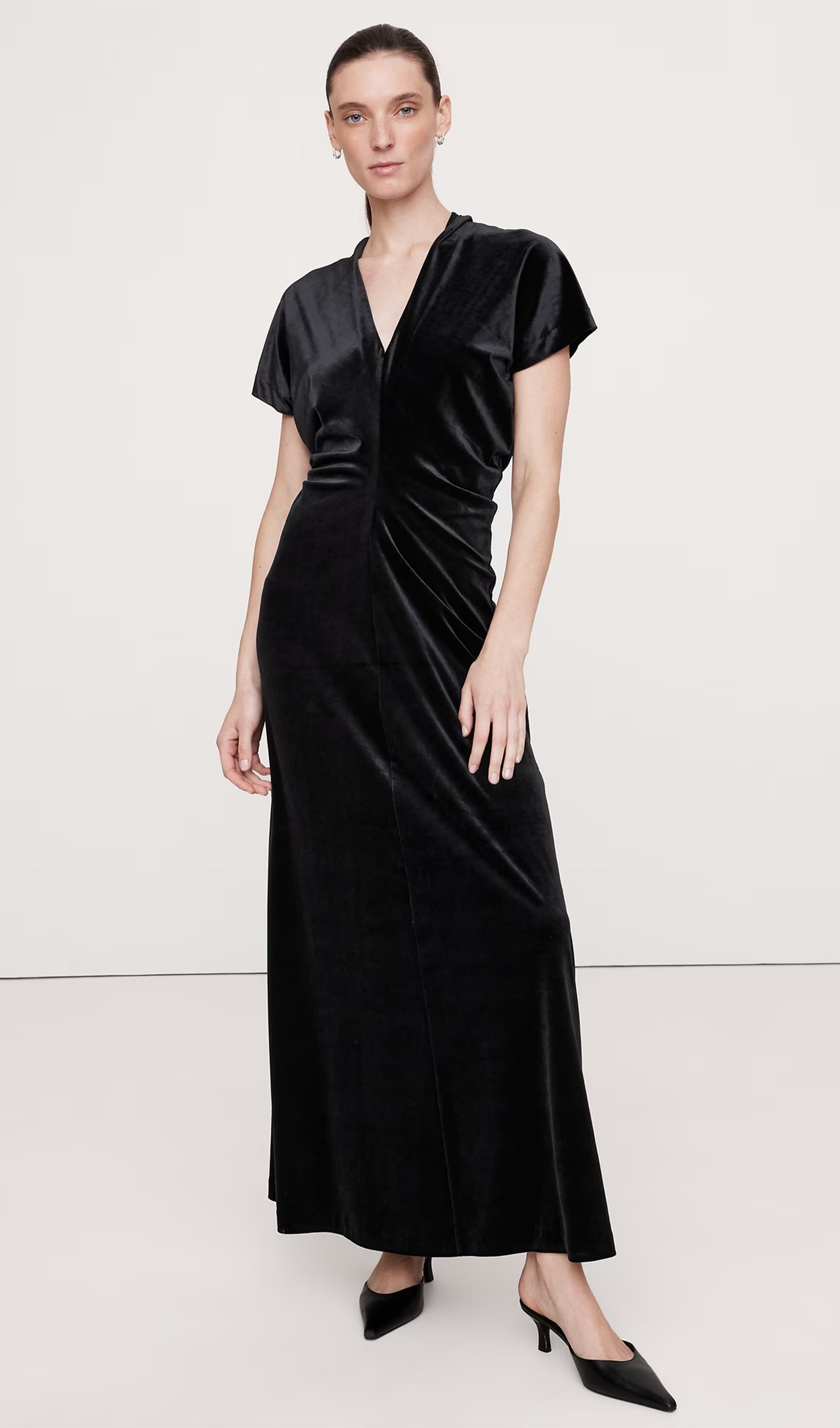 Samt-Maxikleid mit Paspelierung – Schwarz 