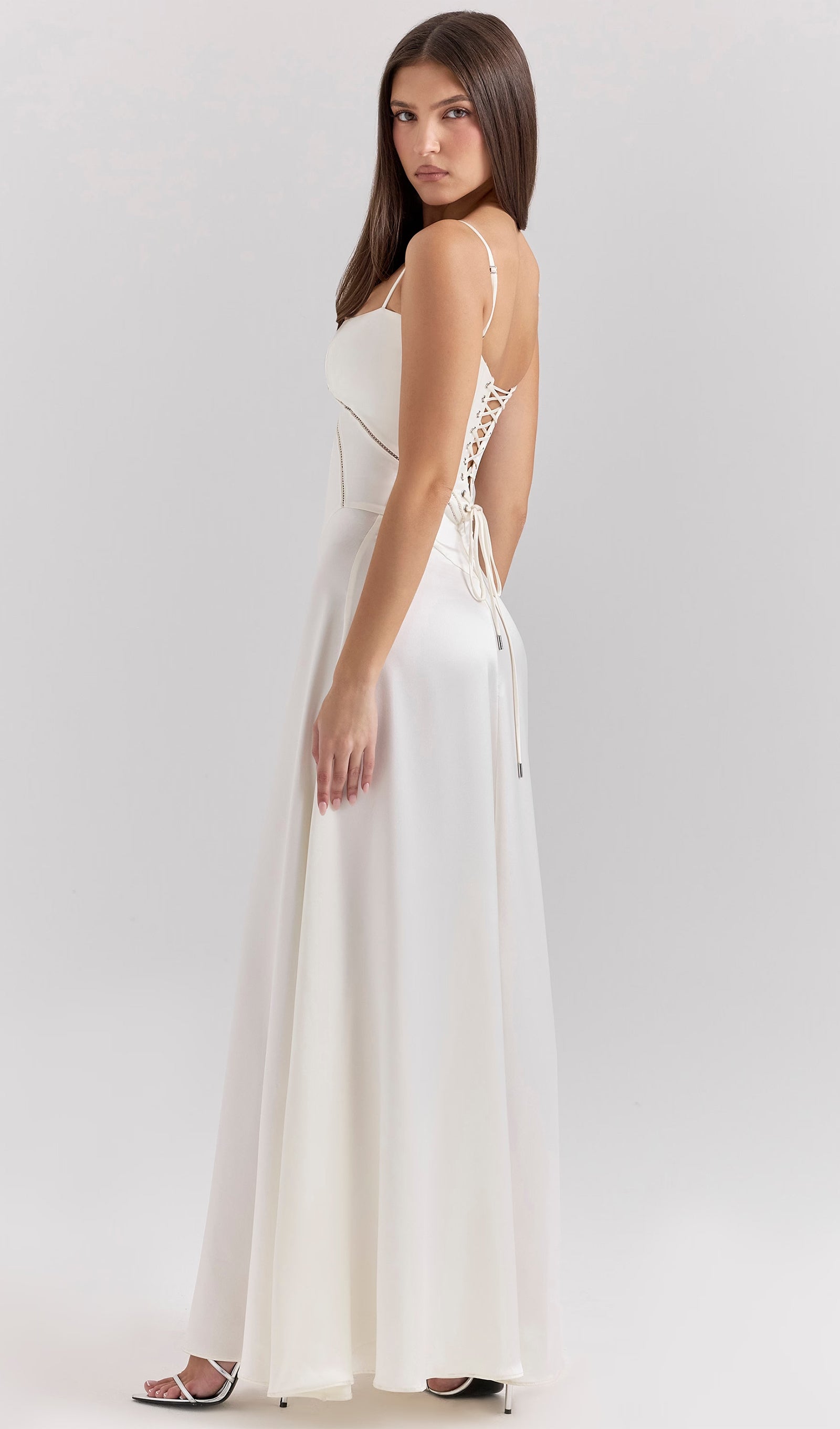 Maxikleid aus Satin und Spitze 