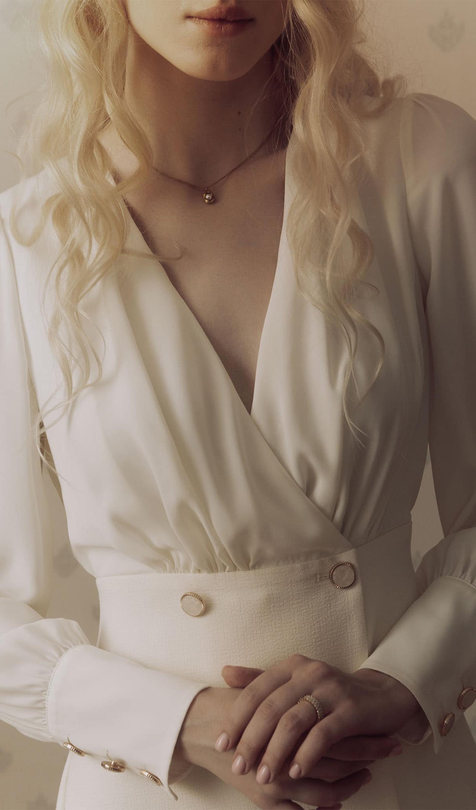Schalbody-Kombination mit Minikleid 