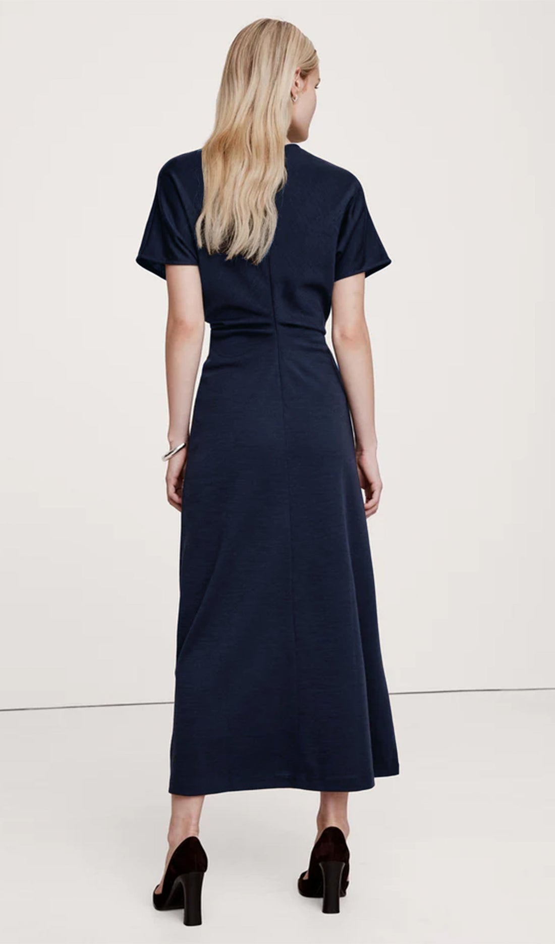 Blaues Scuba-Midikleid aus Wollmischung 