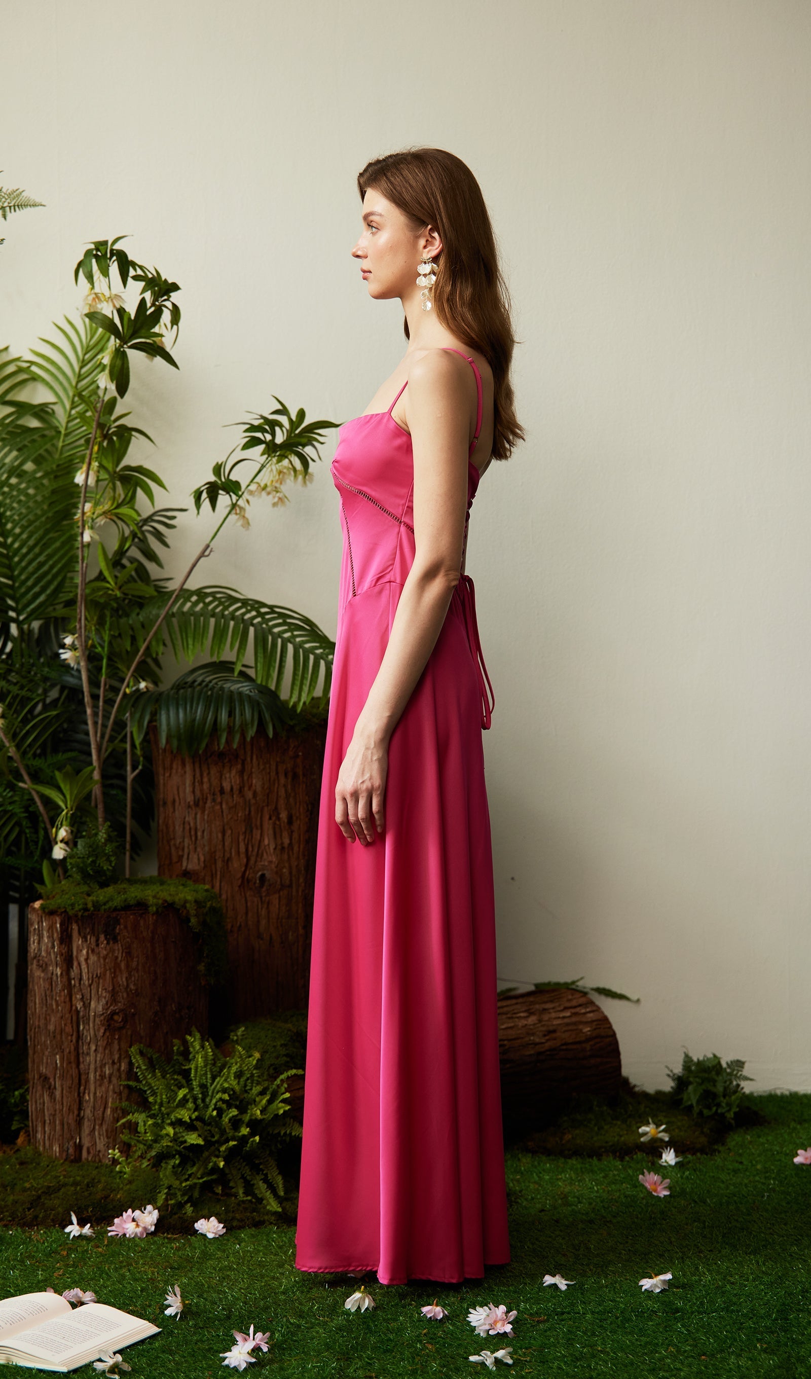 Maxikleid aus Satin und Spitze 