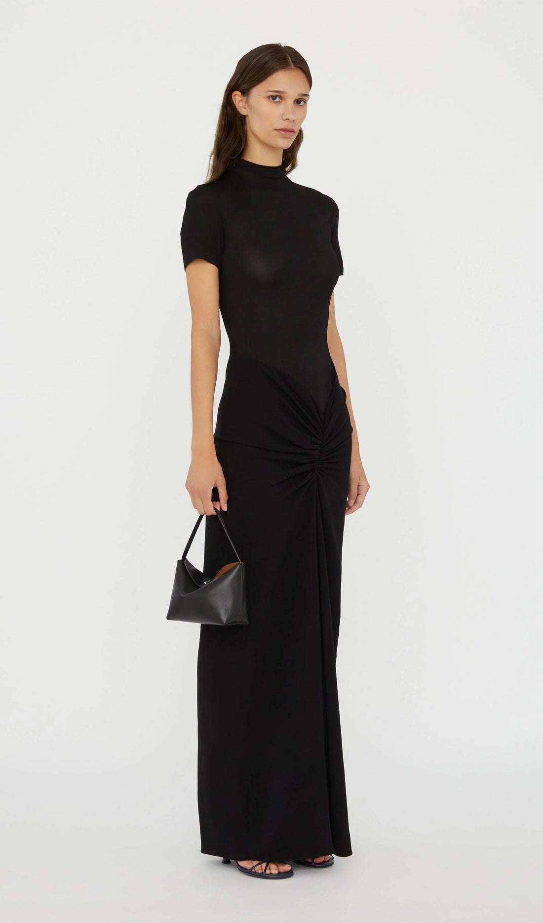 Schwarzes Maxikleid aus Fusion-Spitze