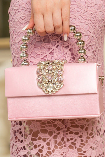 Satintasche mit Diamantenverzierungen – Rosa