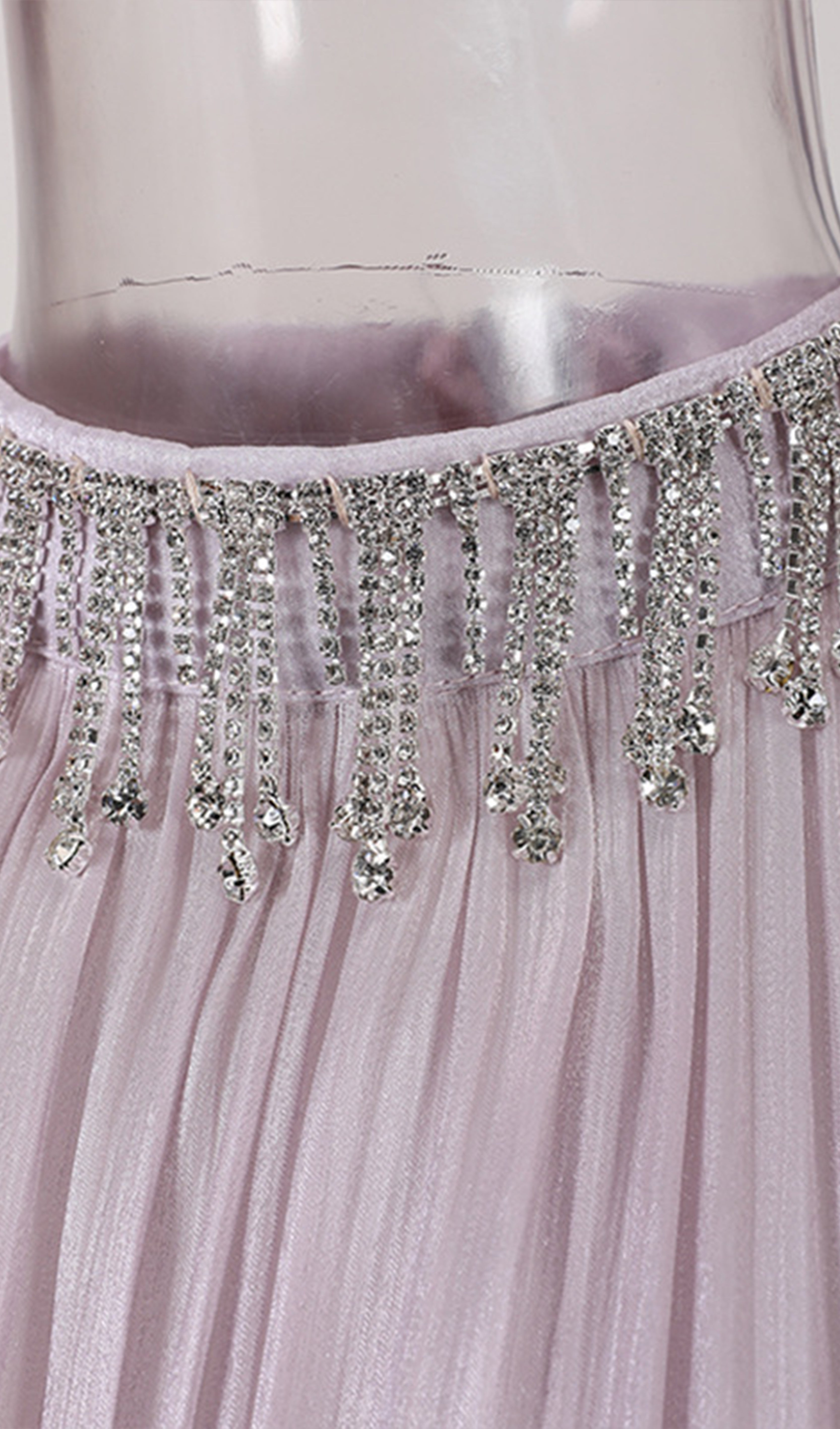 Plissee-Midikleid mit Strass-Kettendetails 