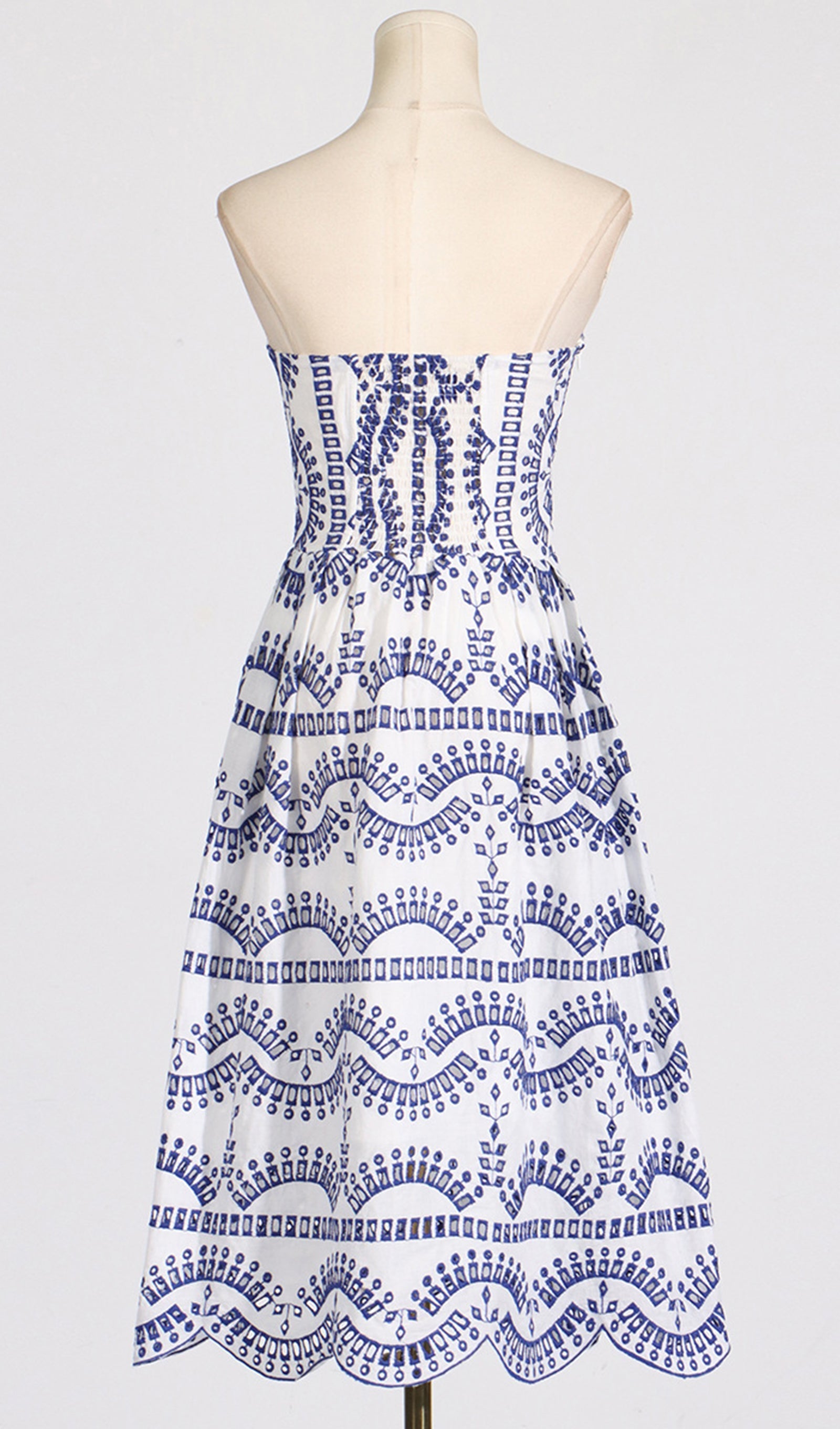 Geblümtes, tailliertes und ausgestelltes Midi-Bandeau-Kleid