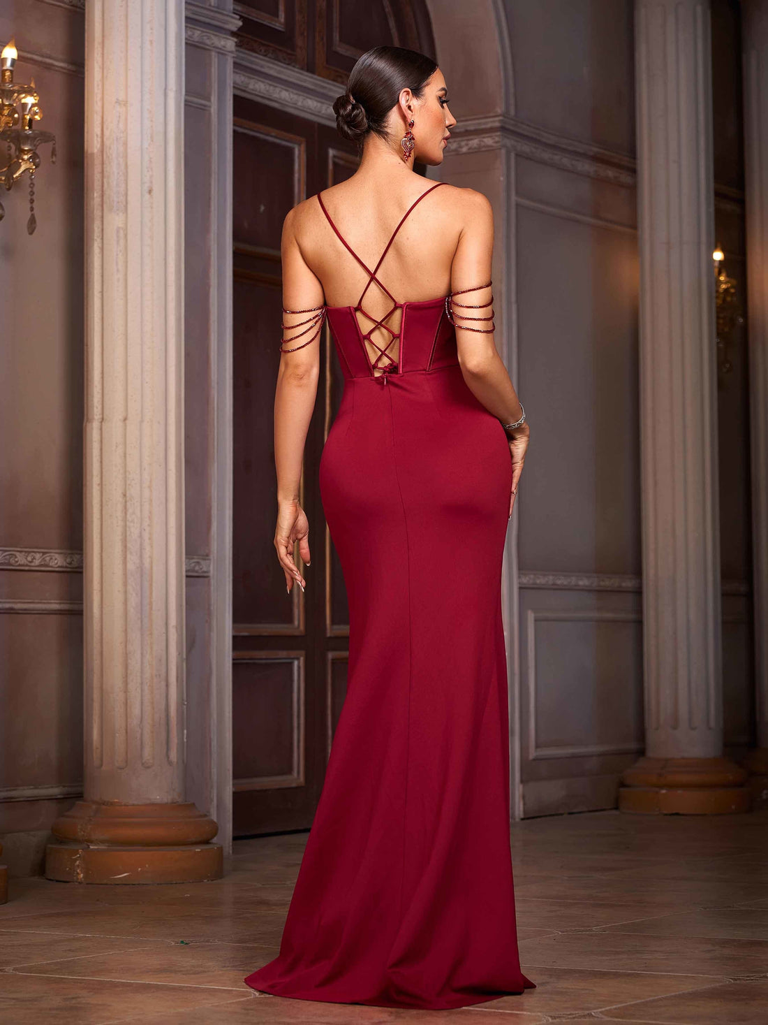 Ylva Maxikleid mit Kettenkorsett und Schlitz