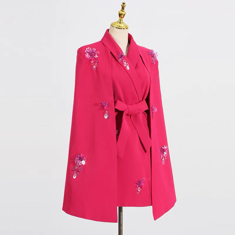 Stella Minikleid mit verziertem Cape 