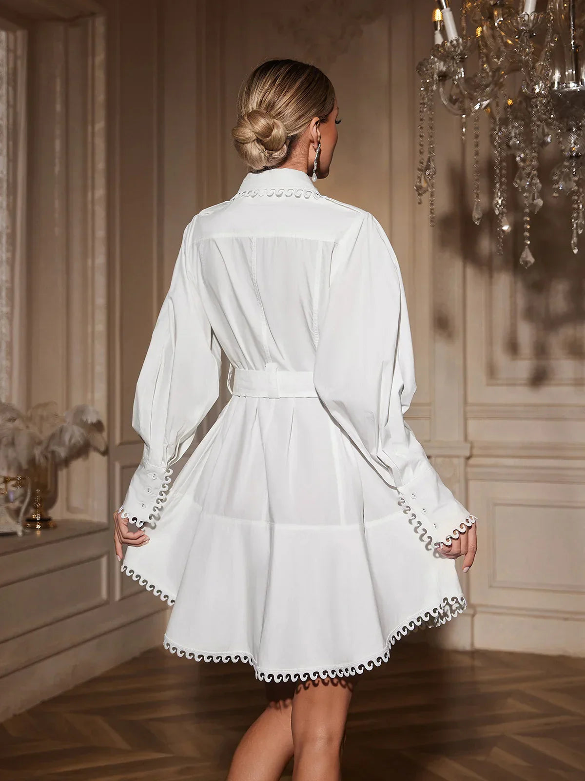 Petal Nakışlı Mini Elbise