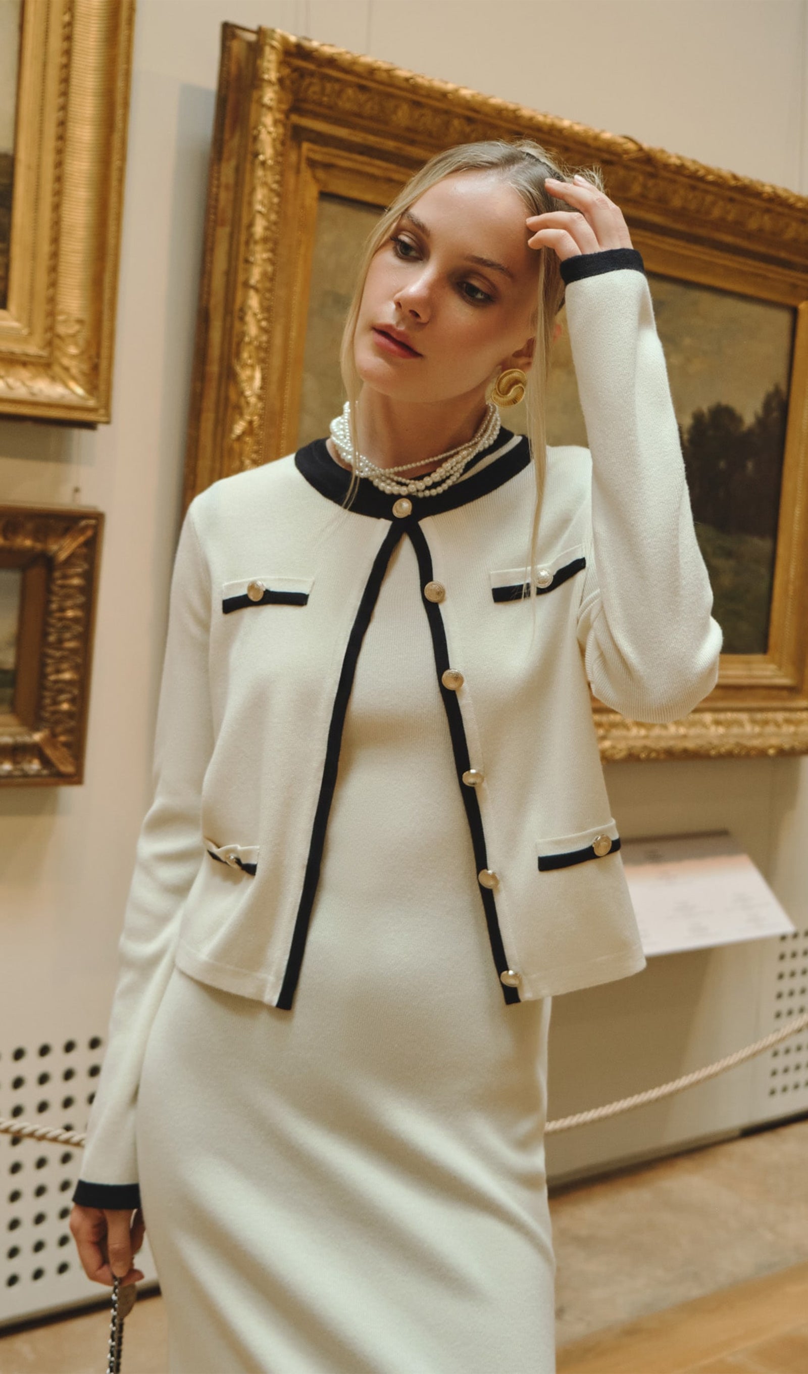 Zweiteiliges Strickkleid-Set in Midi-Länge – Weiß 