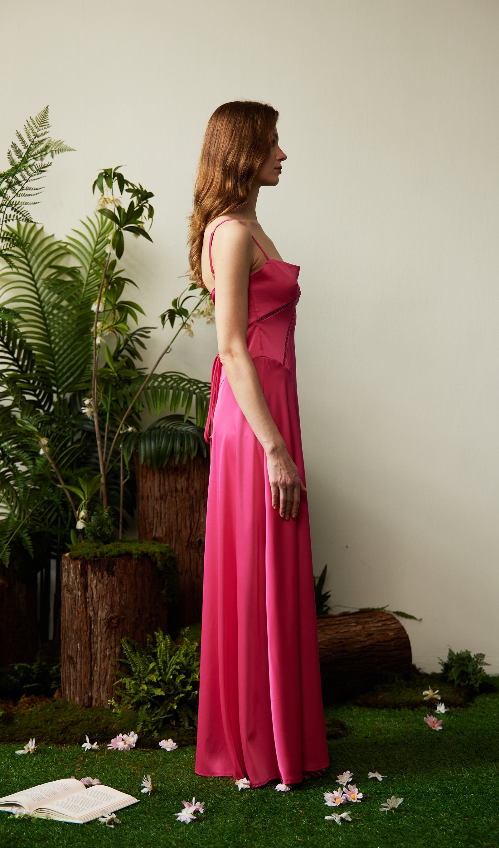 Maxikleid aus Satin und Spitze 