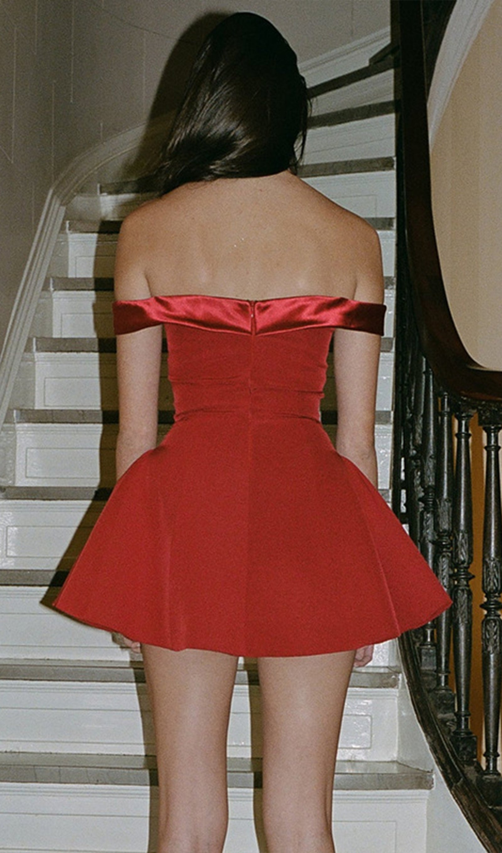 Schulterfreies Minikleid mit Rüschenrock – Rot 