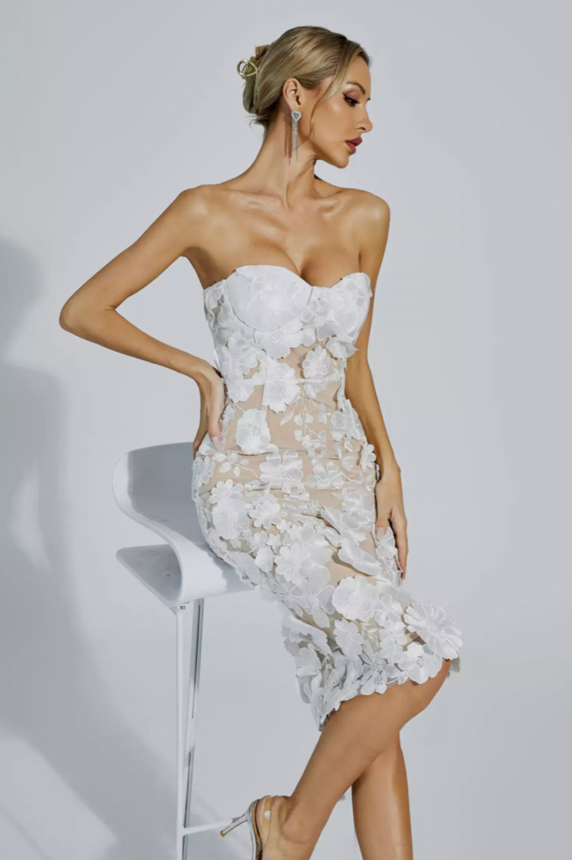 Anais Midikleid aus Spitze mit Blumenmuster