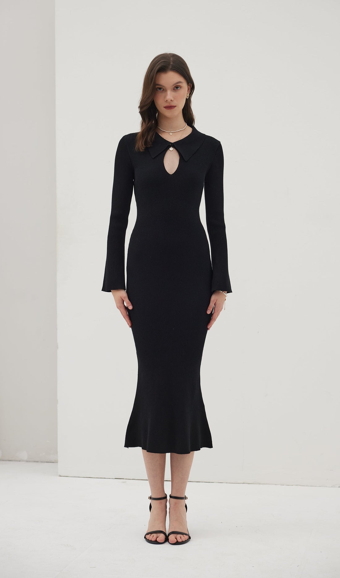Schlichtes, gestricktes Maxikleid mit Lochmuster 