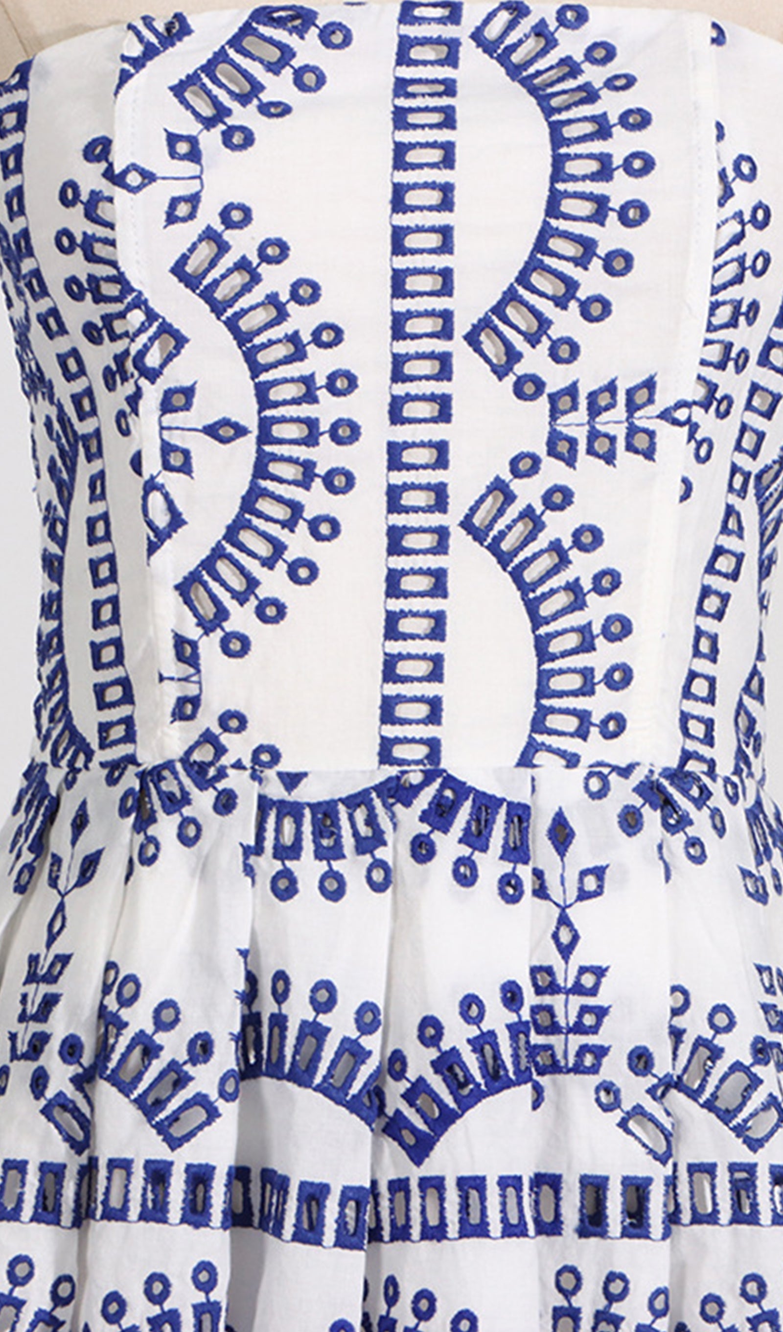 Geblümtes, tailliertes und ausgestelltes Midi-Bandeau-Kleid