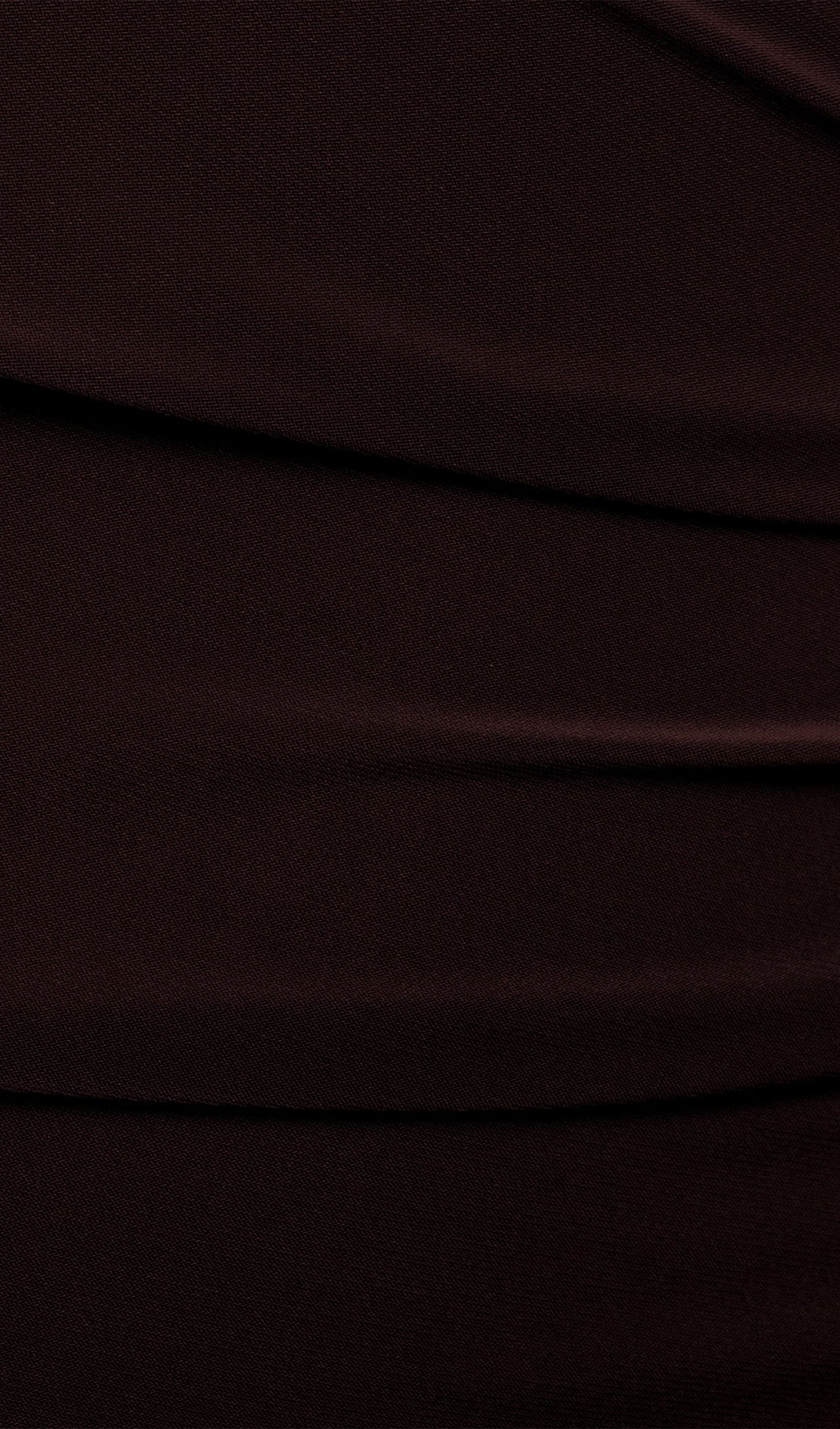 Minikleid mit asymmetrischer Schulterpartie und breitem Band 