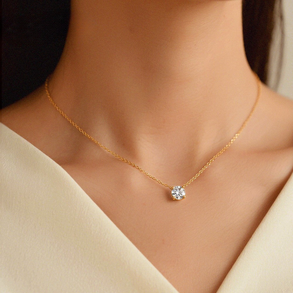 925 Ayar  Dört Pençeli Moissanite Kolye