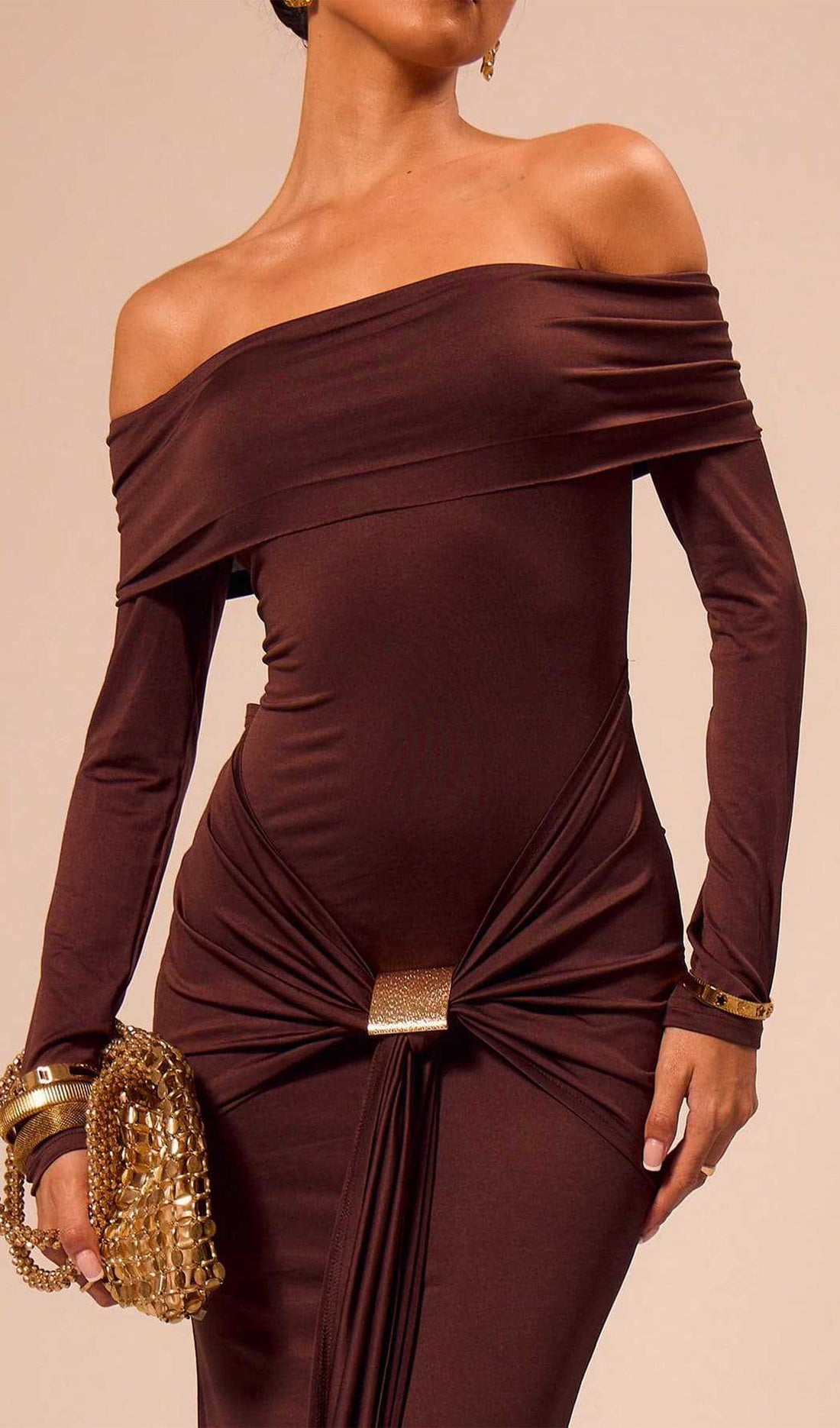 Schulterfreies Rüschen-Maxikleid 