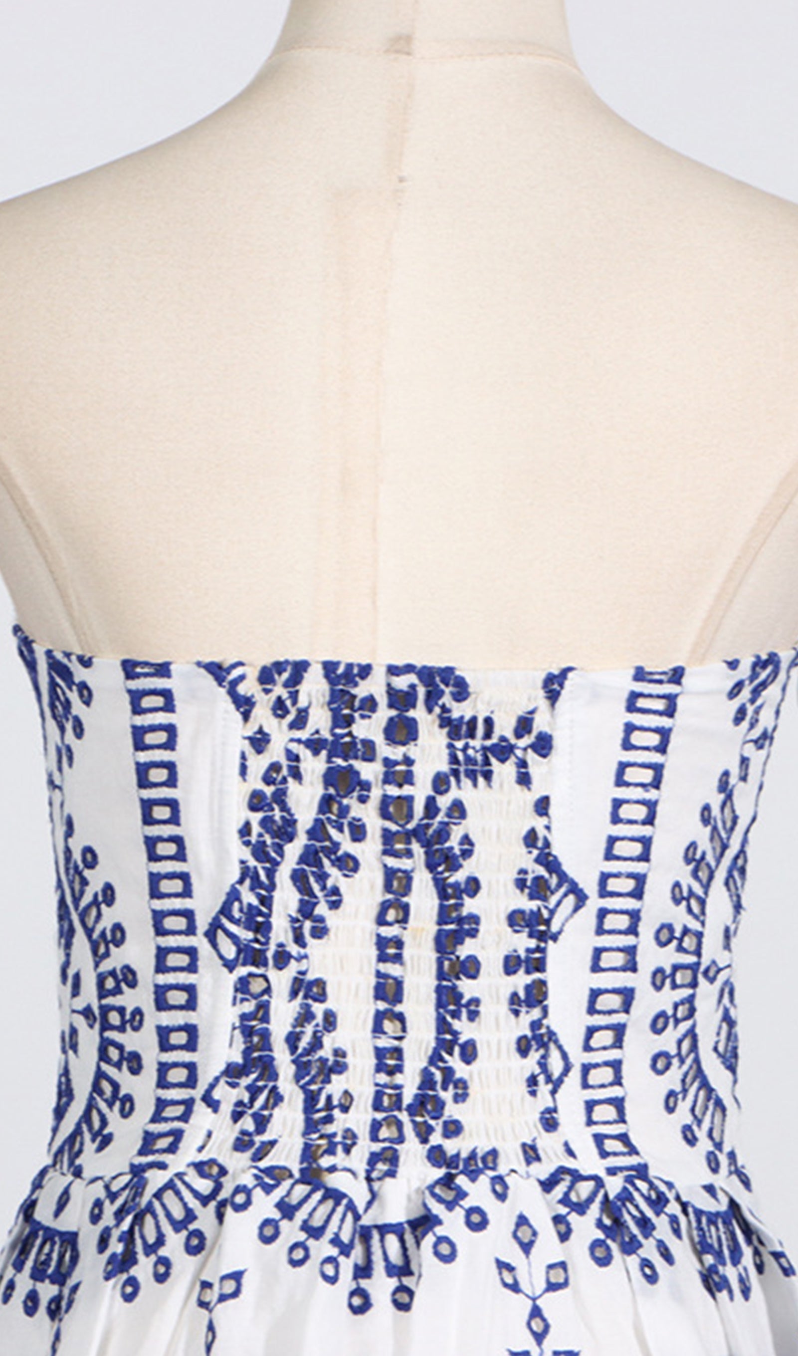 Geblümtes, tailliertes und ausgestelltes Midi-Bandeau-Kleid