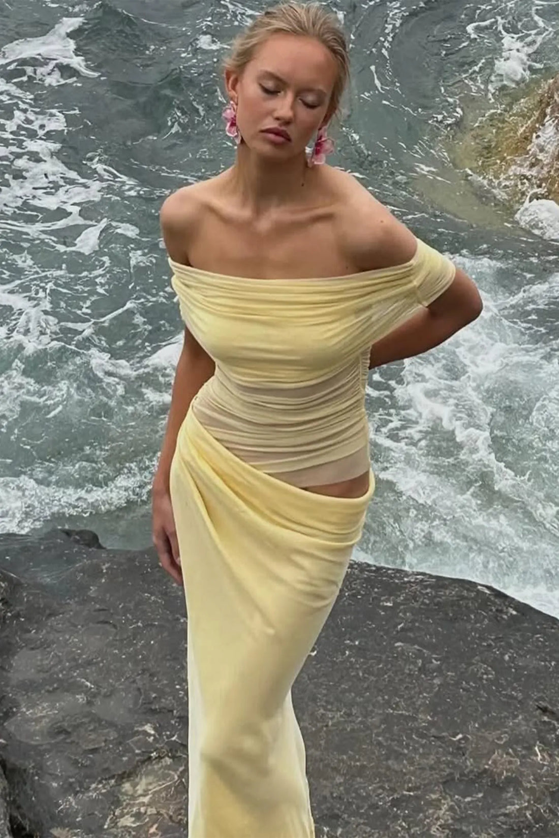 Livia schulterfreies, drapiertes Maxikleid