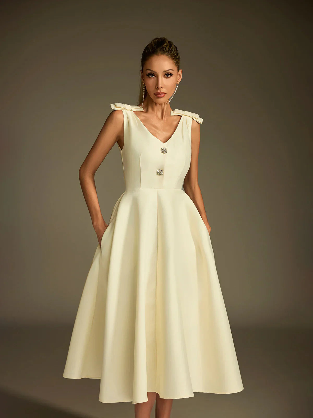 Colette Satin Flare Midikleid 