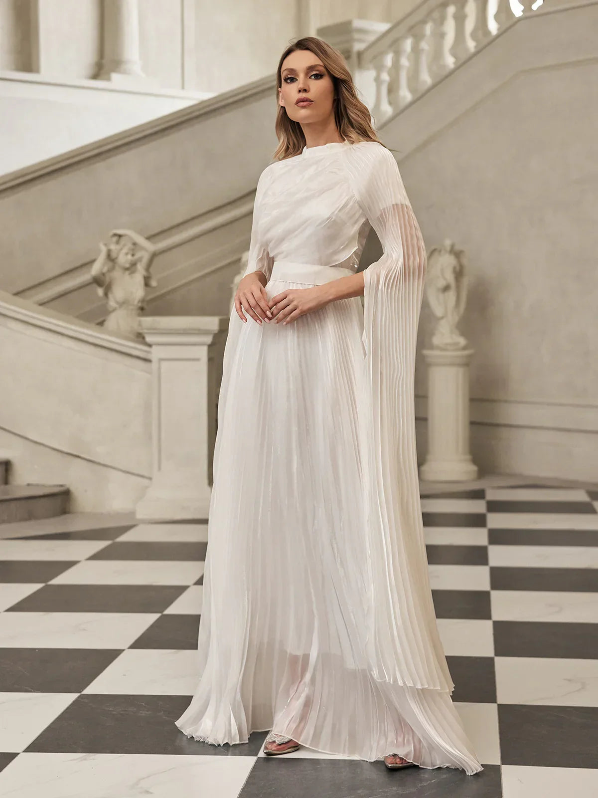 Celeste Maxikleid mit Falten und Flügelärmeln 