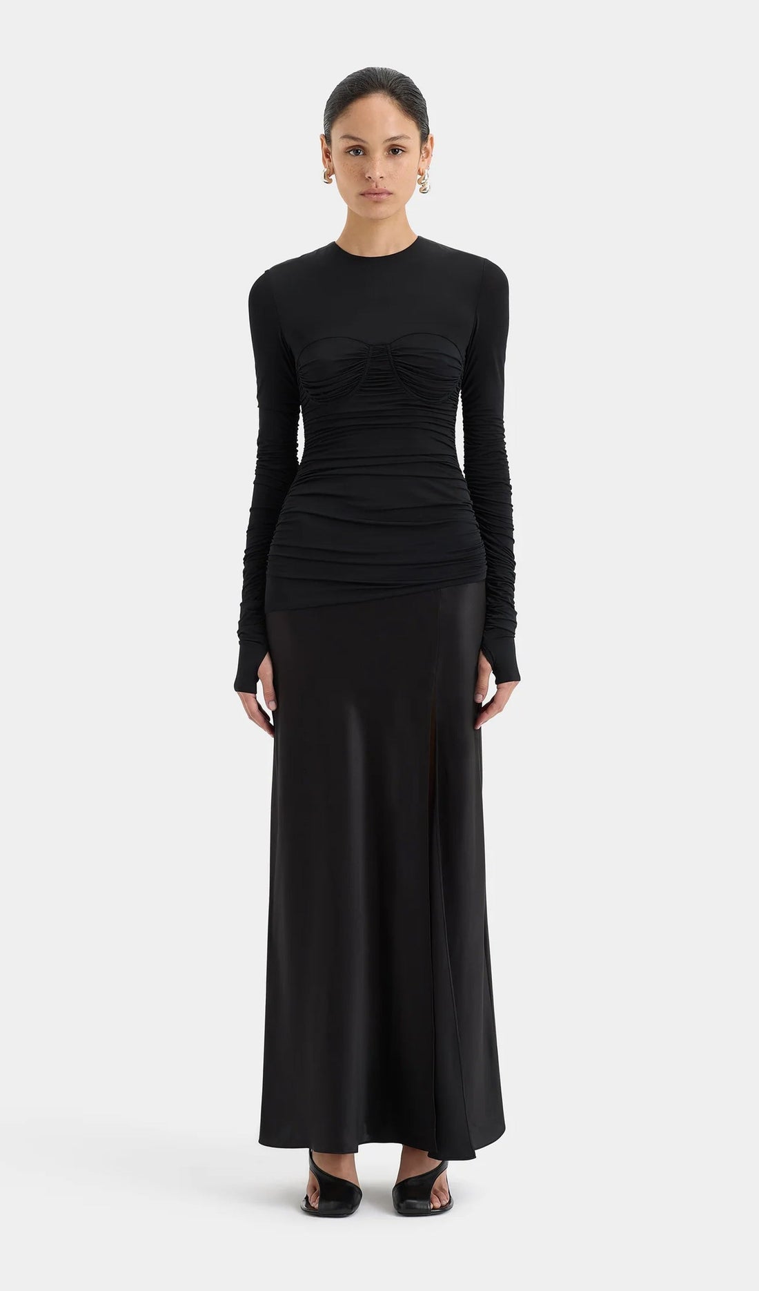 Drapiertes Maxikleid aus Jersey und Satin – Schwarz 
