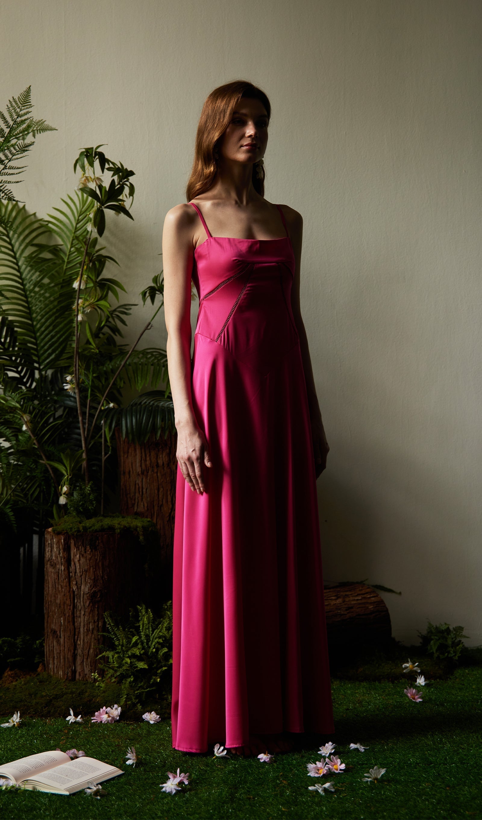 Maxikleid aus Satin und Spitze 