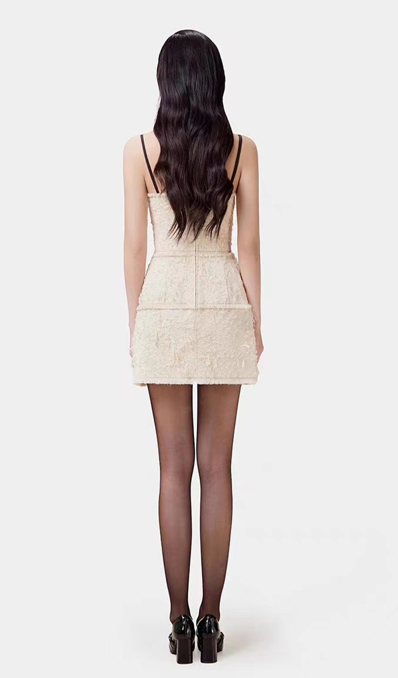 Flauschiges schwarz-weißes Minikleid 