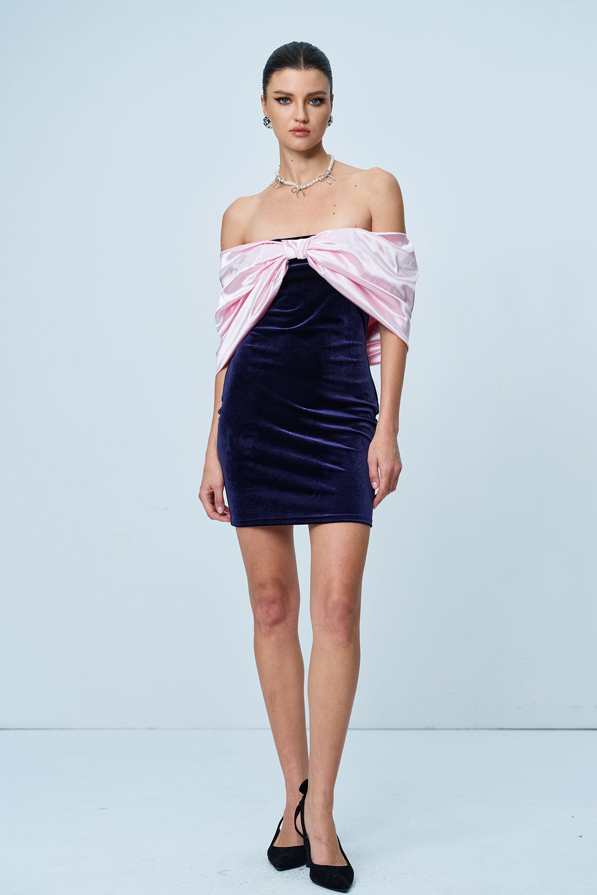 Anh Fiyonklu Straplez Bodycon Mini Elbise