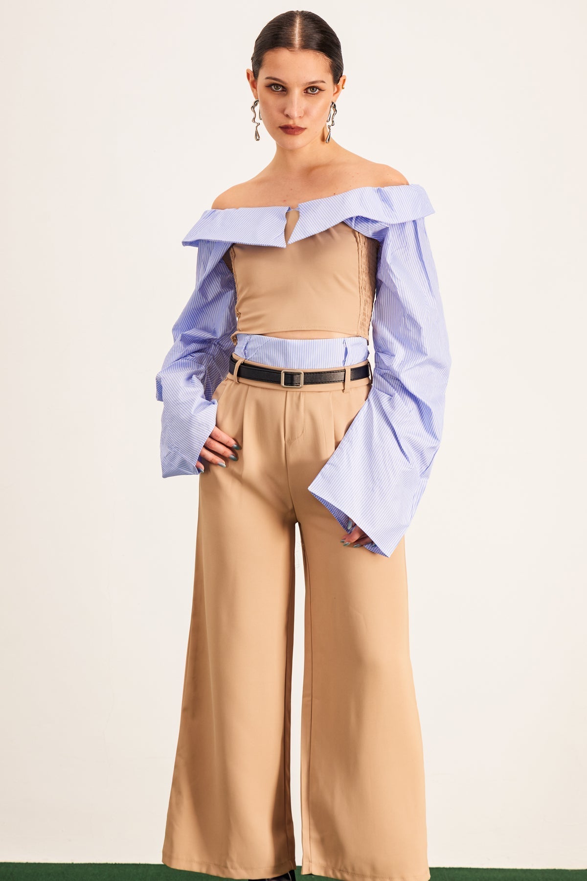 Ardice Off-Shoulder-Hosen-Set mit Schnalle