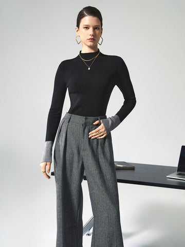 Langärmelige Strickbluse mit kontrastierenden Bündchen