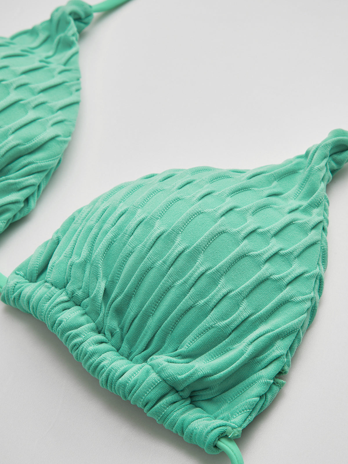 Schlichtes Neckholder-Bikini-Set