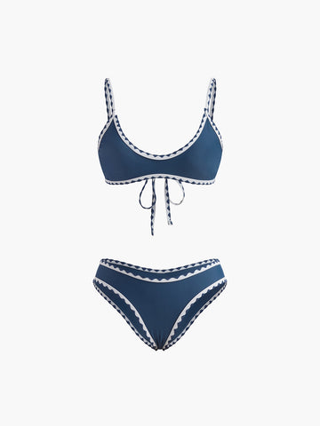 Bikini-Set mit kontrastierendem Schnitt und Knoten