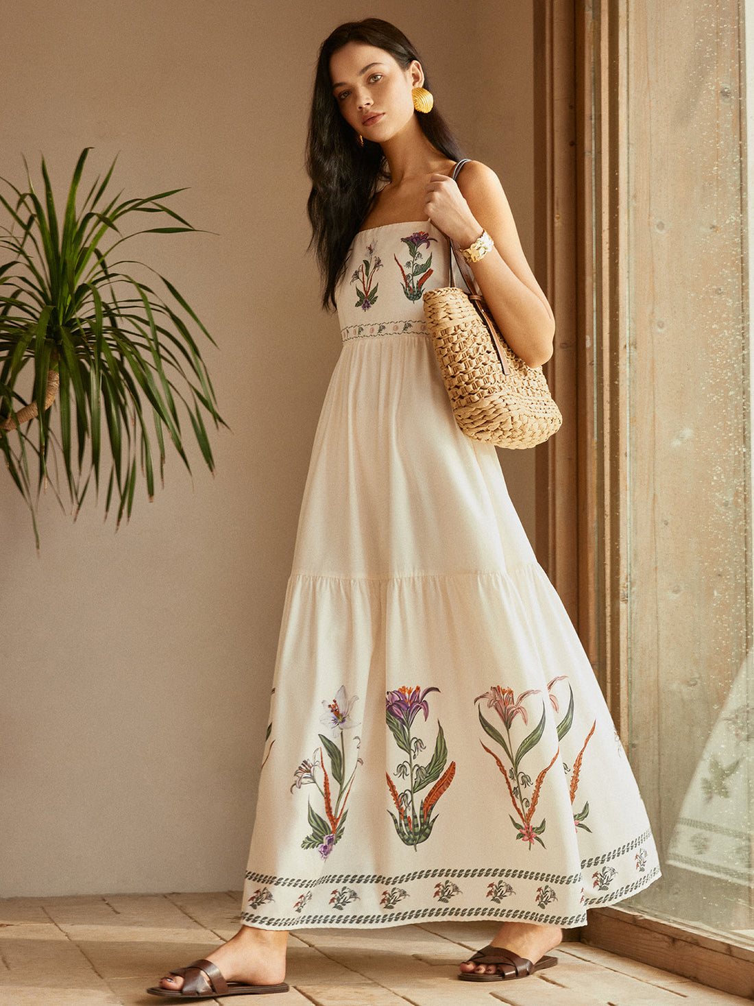 Rückenfreies, plissiertes Maxikleid mit Blumenmuster 