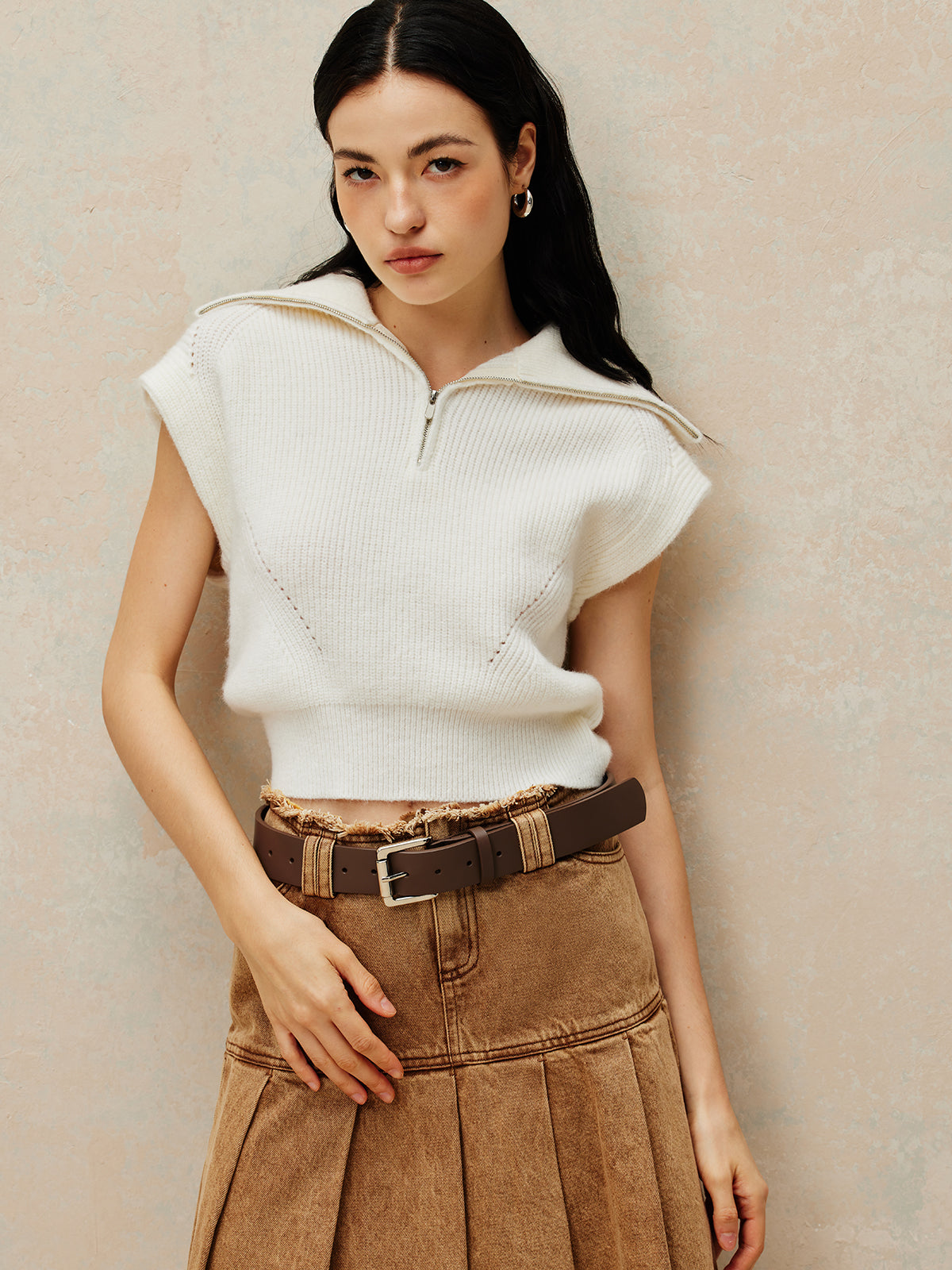 Ribbed Collar Zip-Up Sweater Vest