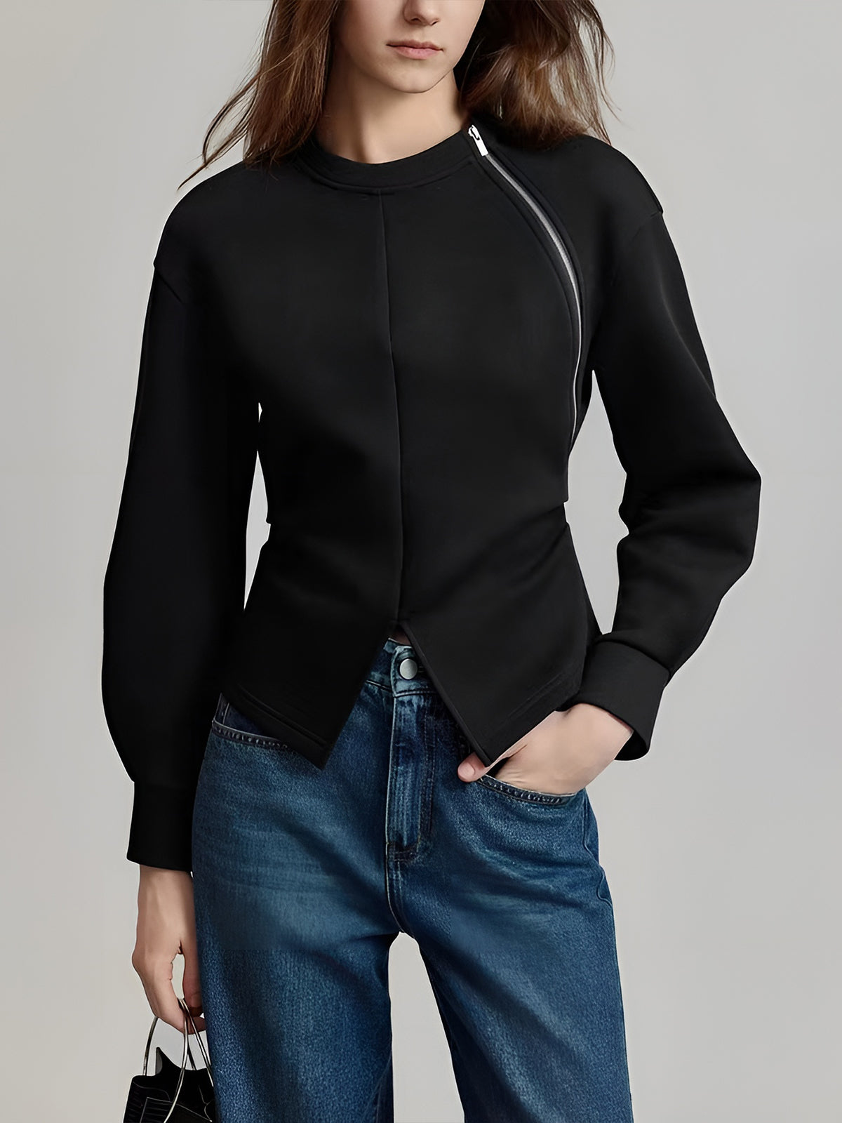 Schlichte Bluse mit Reißverschluss und Schlitz