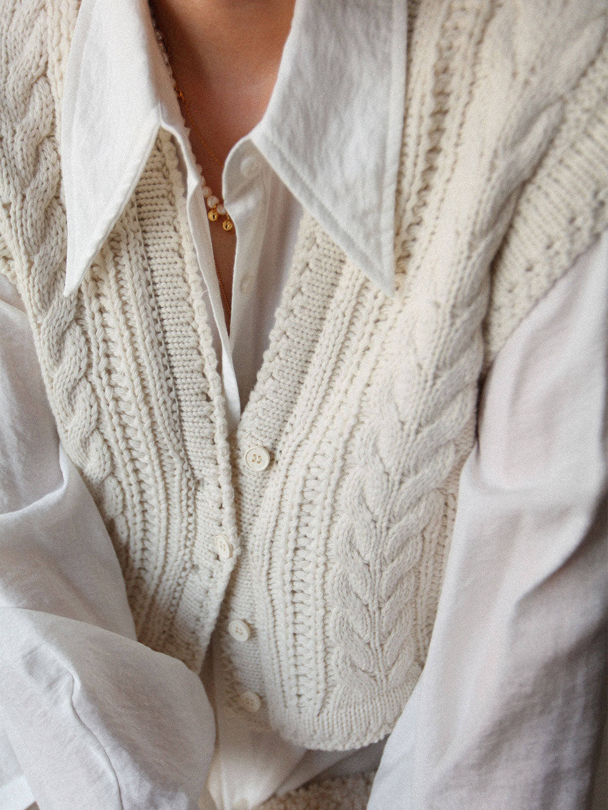 Thick Knit V-Neck Buttoned Cardigan