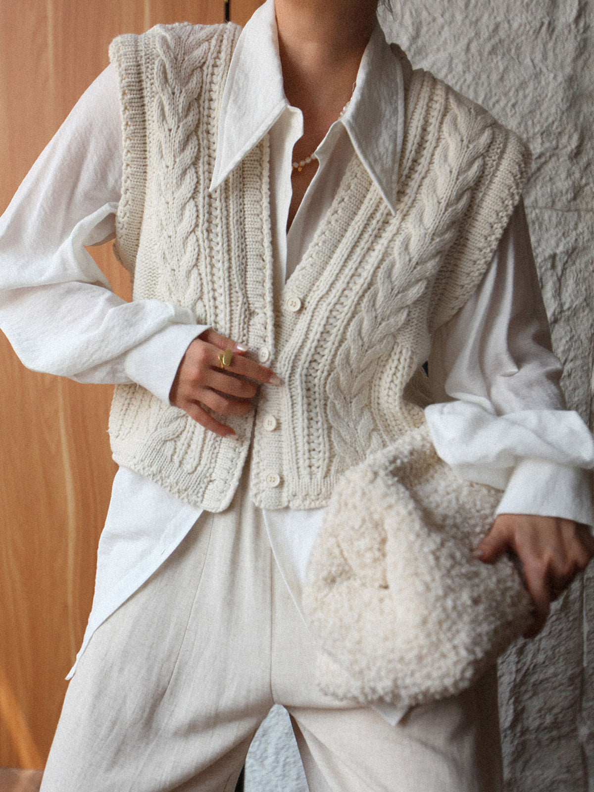 Thick Knit V-Neck Buttoned Cardigan