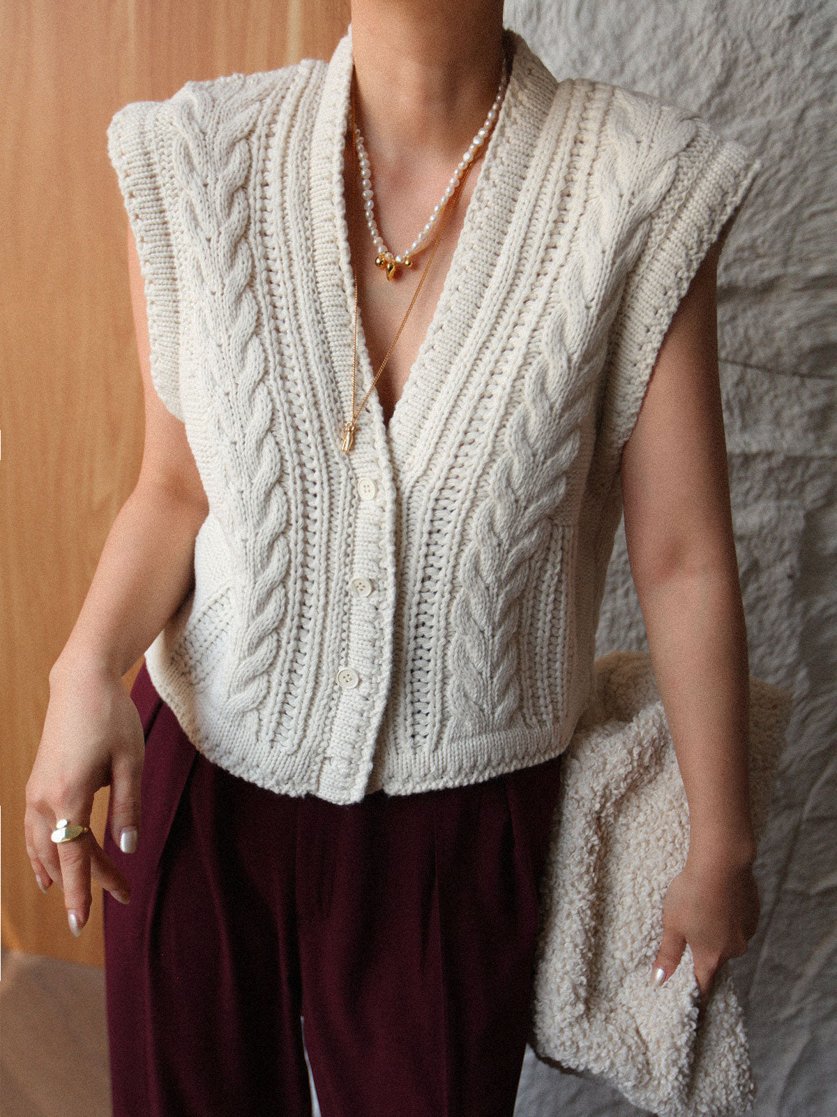 Thick Knit V-Neck Buttoned Cardigan