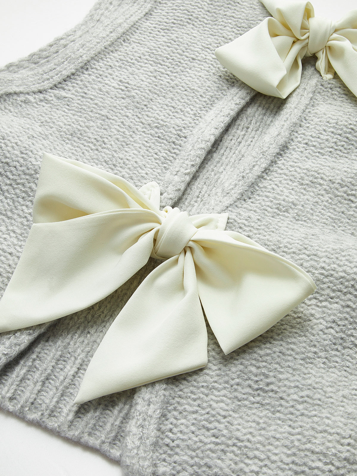 Strickweste mit Schleifendetail vorne