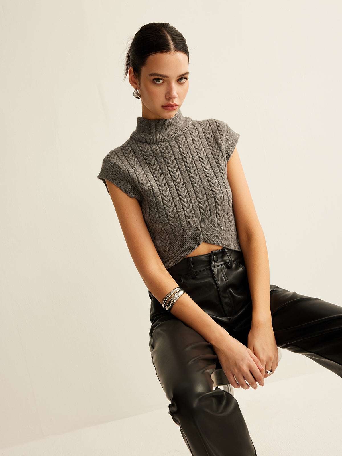Cable Knit Collar Short Sweater Vest
