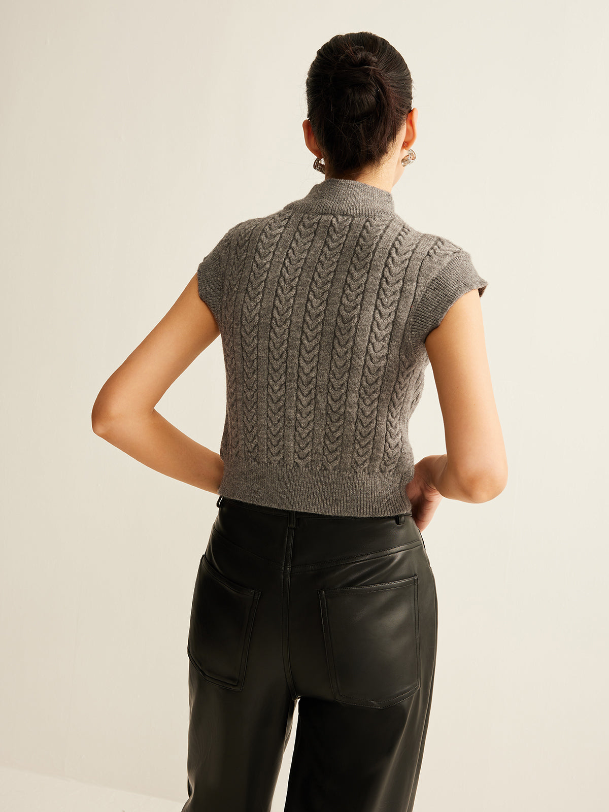 Cable Knit Collar Short Sweater Vest